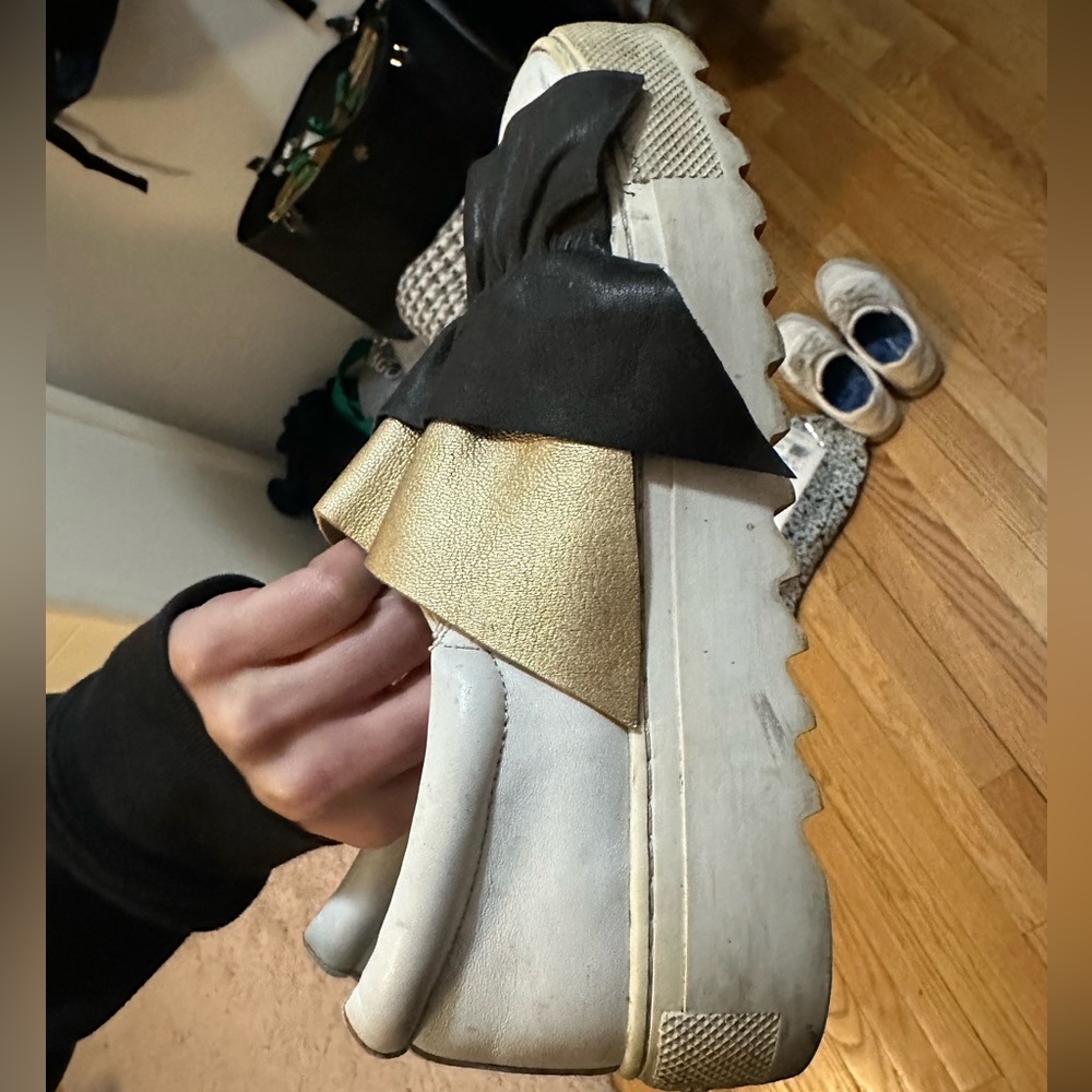 J Slides Pull On Sneaker With Bows Size 8 - image 6